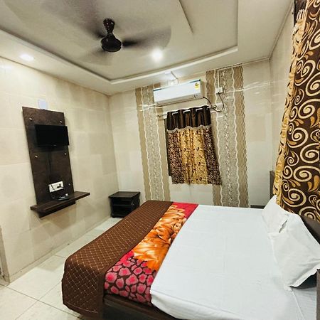 Hotel Shree Nath - 200 Meters From Dwarkadhish Temple Εξωτερικό φωτογραφία