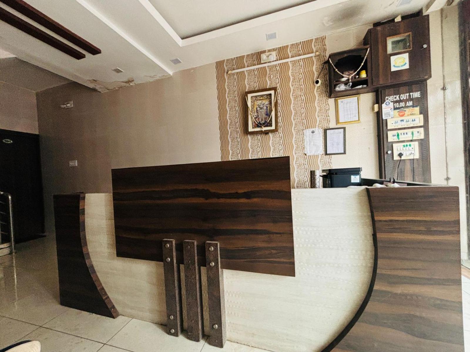 Hotel Shree Nath - 200 Meters From Dwarkadhish Temple Εξωτερικό φωτογραφία